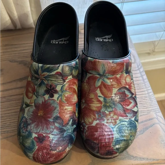 Dansko Women's Floral Clogs - Multicolor 38 size - Picture 2 of 5